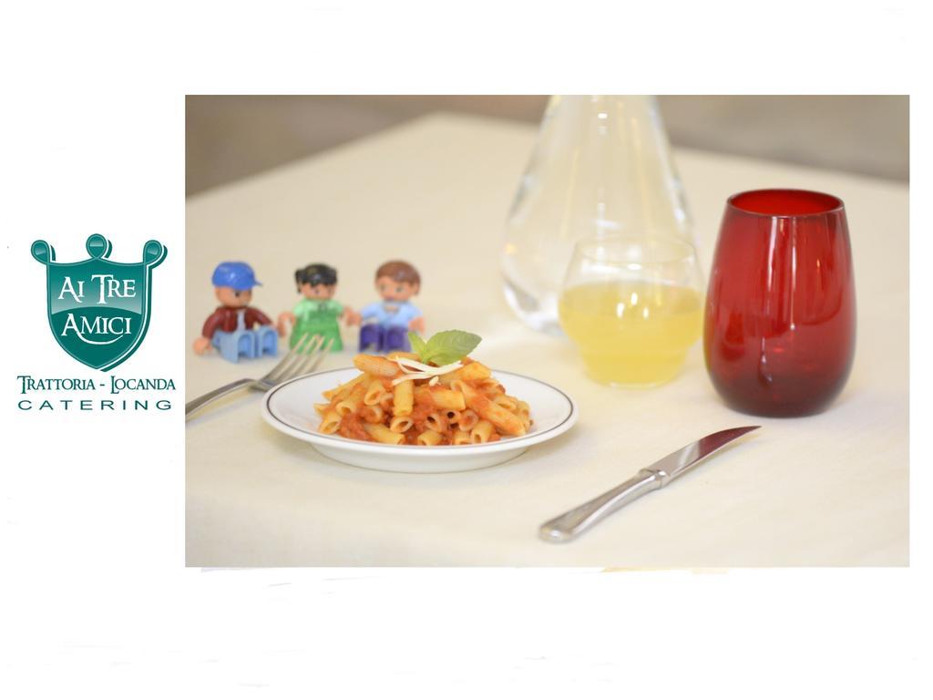 Trattoria Locanda Ai Tre Amici Mortegliano Buitenkant foto