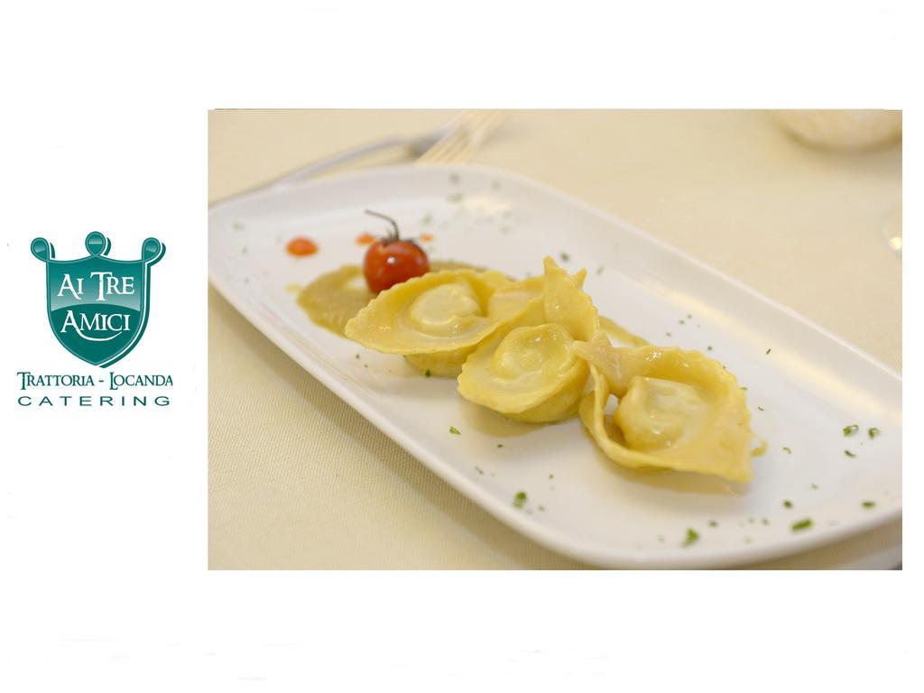 Trattoria Locanda Ai Tre Amici Mortegliano Buitenkant foto