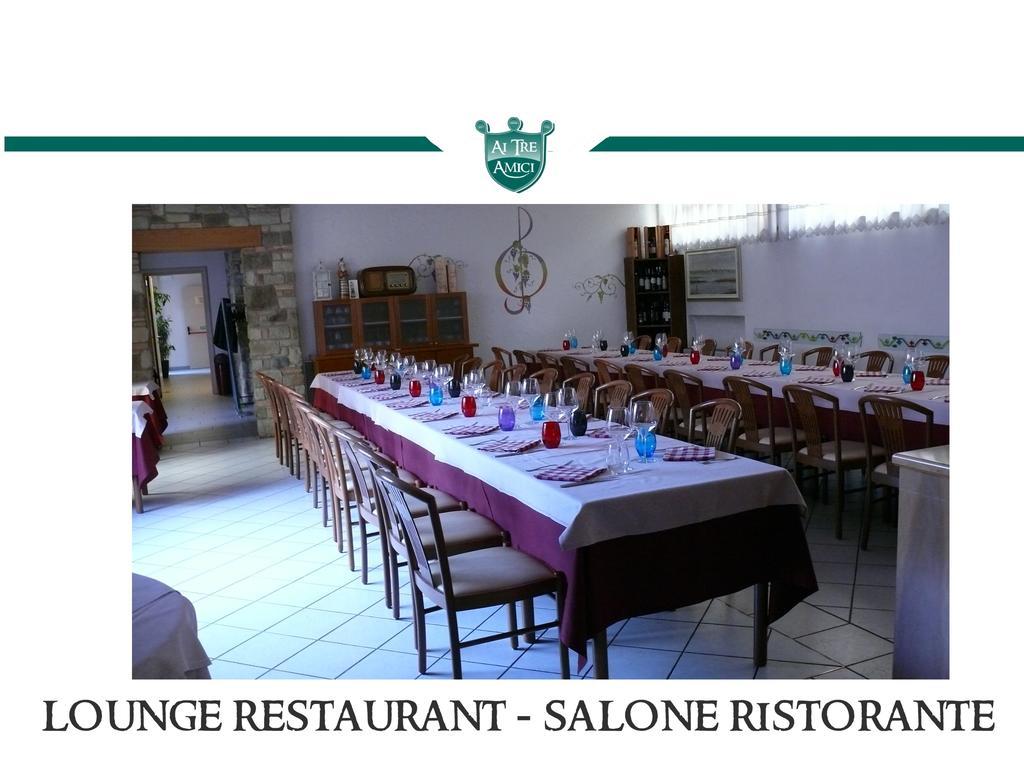 Trattoria Locanda Ai Tre Amici Mortegliano Buitenkant foto