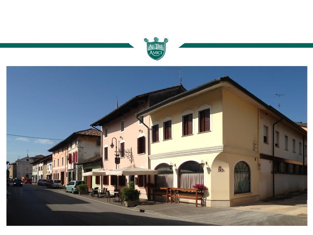 Trattoria Locanda Ai Tre Amici Mortegliano Buitenkant foto